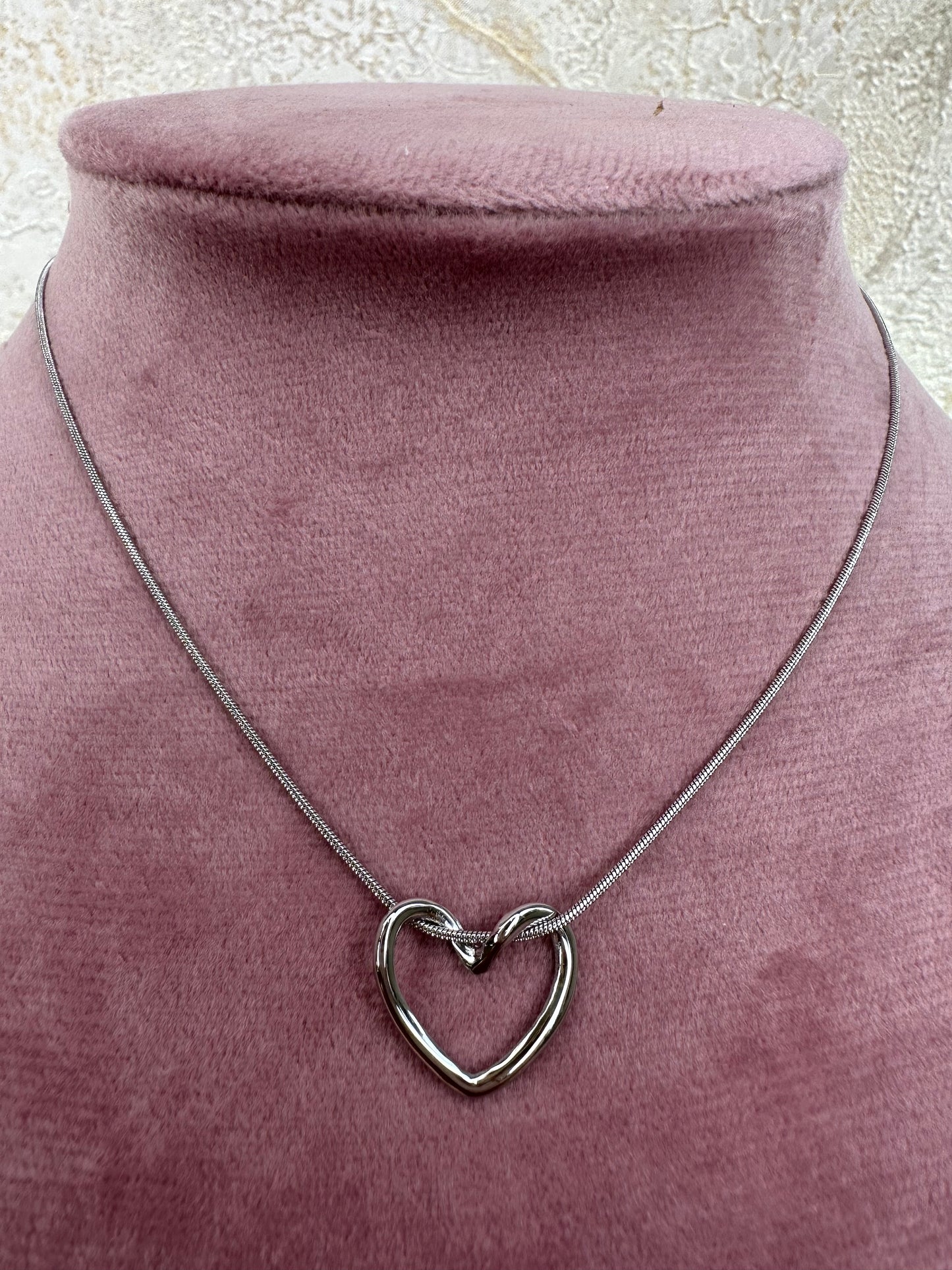 Collana Cuore intrecciato